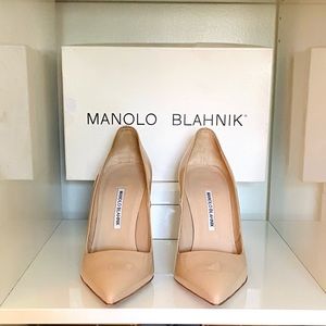 MANOLO Blahnik Nude Patent Pumps